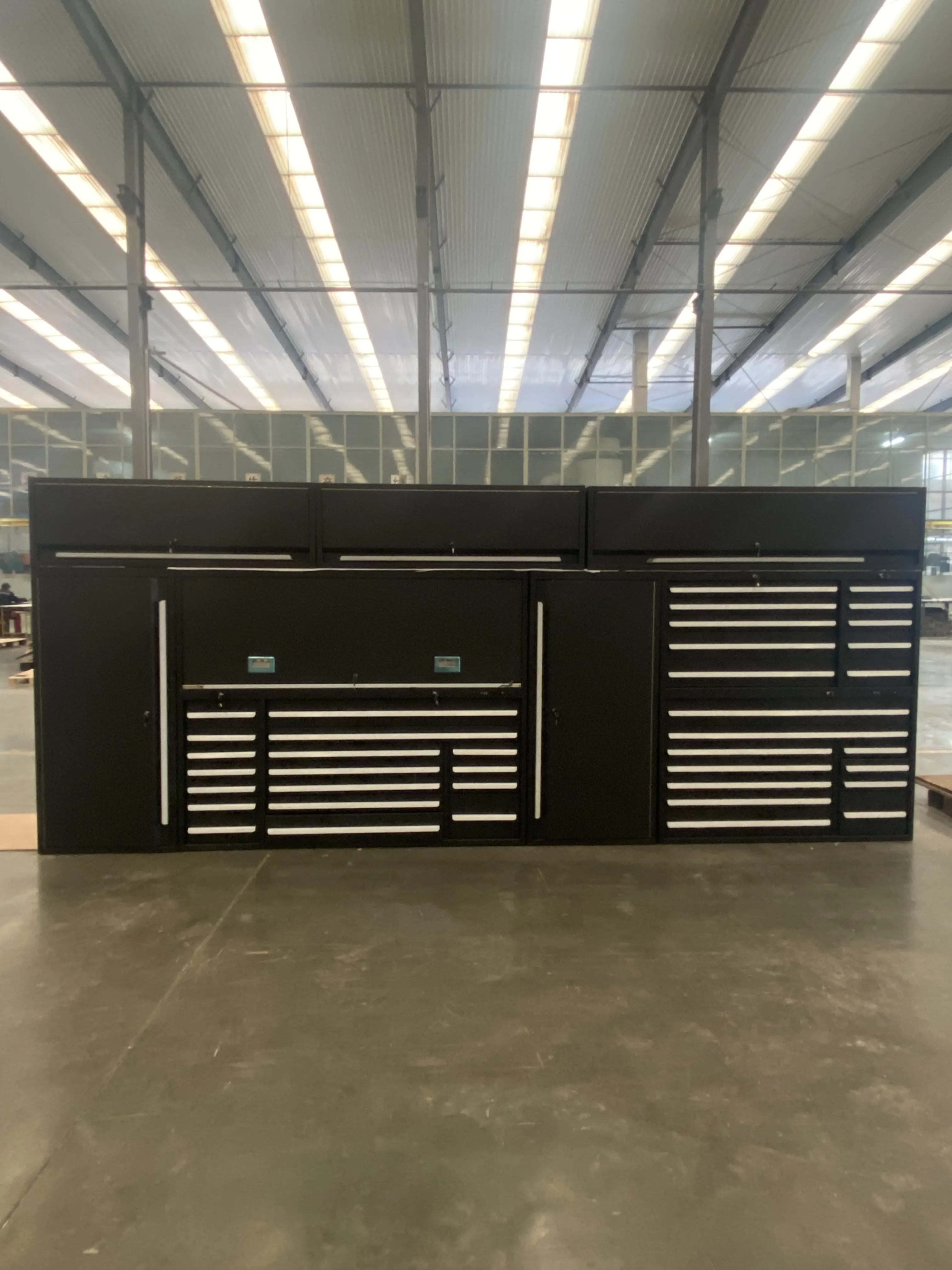 Care sunt caracteristicile noului dulap de garaj modular?